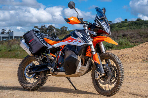 Turkana-Madmules-rackless-soft-luggage-KTM790-over-the-seat-panniers-no-racks-adventure-enduro