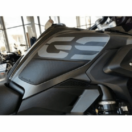 BMW R1200GS/R1250GS AK Carbon Knee Pads - Image 2